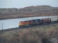 CSXT 4815 - SD70MAC (with BNSF 5237)